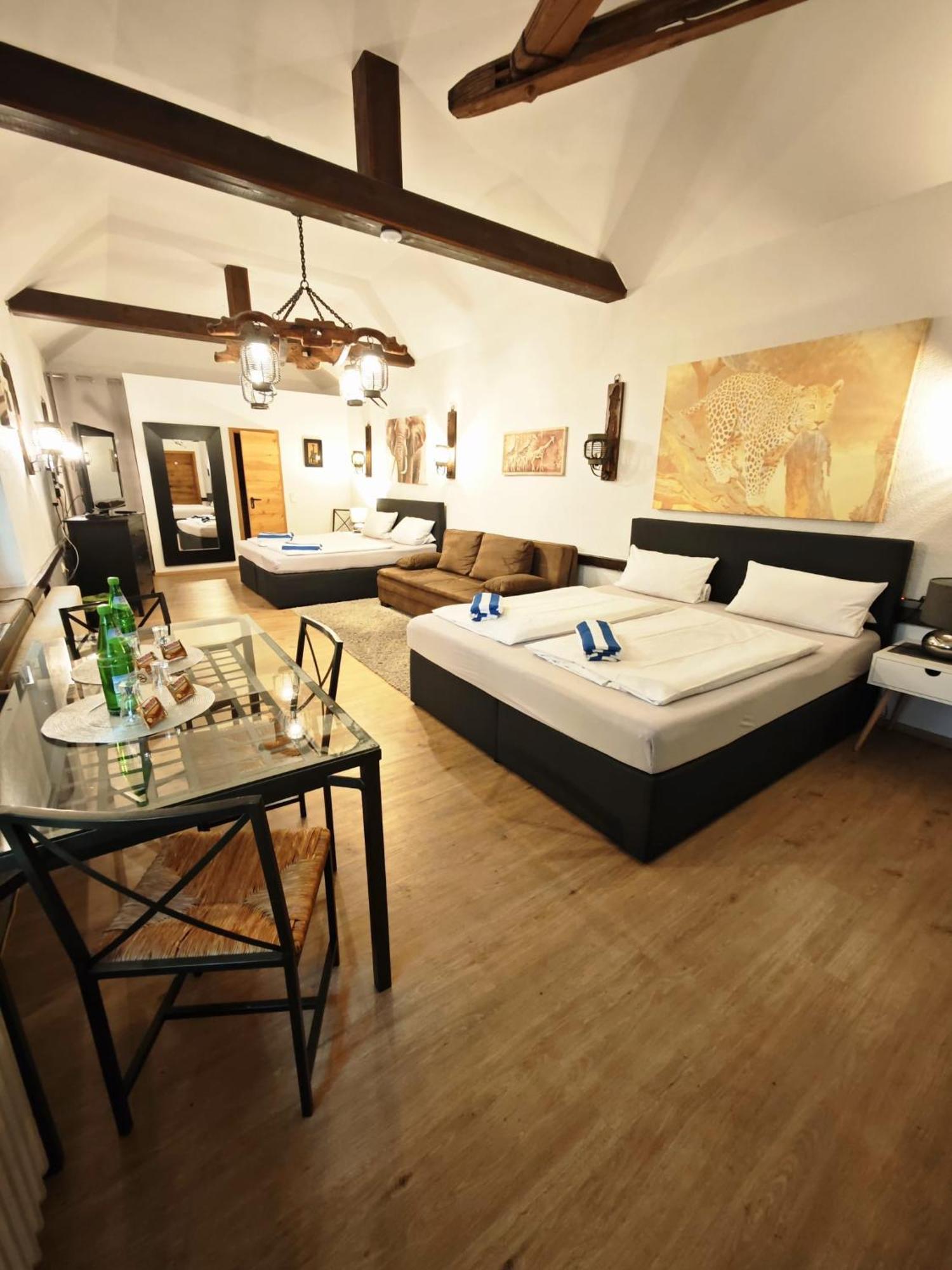 Pension Riverside In Leverkusen Hitdorf Am Rhein - Zentral An Der A1 Und 59 Exterior photo