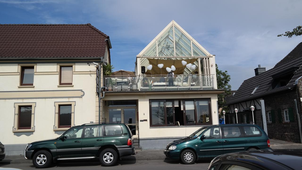 Pension Riverside In Leverkusen Hitdorf Am Rhein - Zentral An Der A1 Und 59 Exterior photo