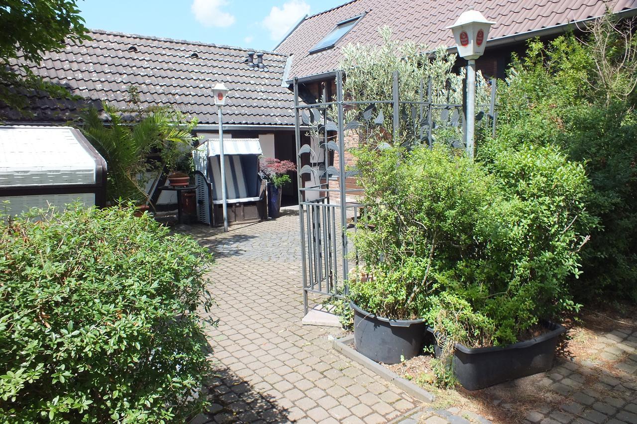 Pension Riverside In Leverkusen Hitdorf Am Rhein - Zentral An Der A1 Und 59 Exterior photo