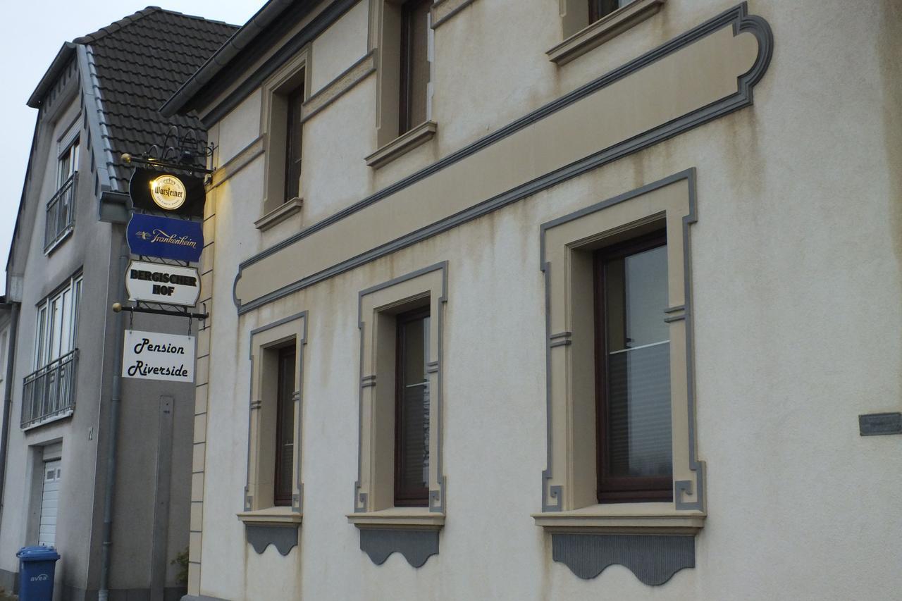 Pension Riverside In Leverkusen Hitdorf Am Rhein - Zentral An Der A1 Und 59 Exterior photo