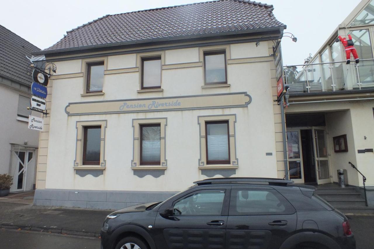 Pension Riverside In Leverkusen Hitdorf Am Rhein - Zentral An Der A1 Und 59 Exterior photo